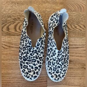 Ilse Jacobsen Black and Cream Leopard Slip On Shoes. Size 41